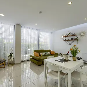 https://ivy-apartments.hotelinzadar.com