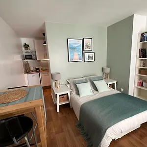 https://le-studio-dalery-au-coeur-de-la-ville-16bis.hotels-rhonealpes.com
