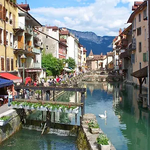https://coeur-vieille-ville.hotels-rhonealpes.com